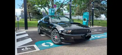 Ford Mustang 3.7 V6 — Coupé légendaire, boîte manuelle, sans sinistre — côté