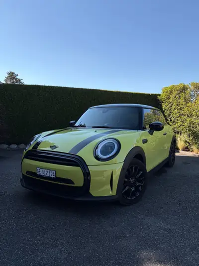 MINI Cooper 2023 — Citadine pétillante, 26 300 km, finition jaune éclatante — Seitenansicht