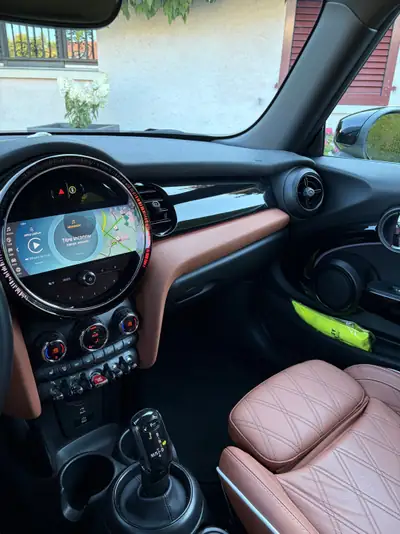 MINI Cooper 2023 — Citadine pétillante, 26 300 km, finition jaune éclatante — Miniatur 10