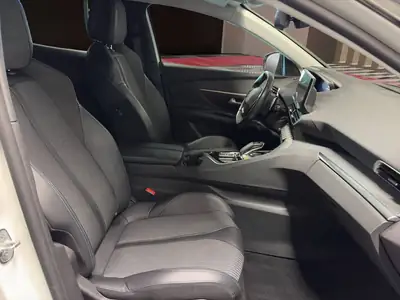Peugeot 3008 225e Hybrid2 Allure — SUV hybride performant, 42 690 km — Miniatur 8