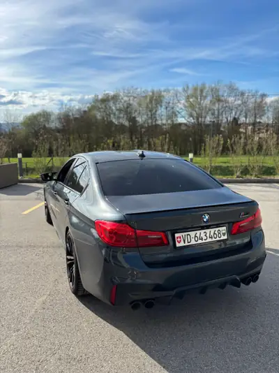 BMW M5 Compétition — Berline de luxe 625 ch, seulement 63'100 km — fianco