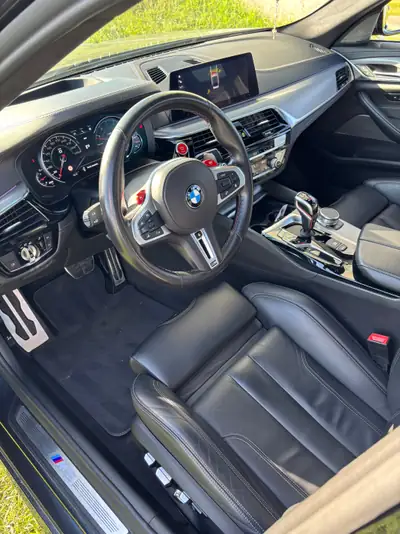 BMW M5 Compétition — Berline de luxe 625 ch, seulement 63'100 km — interni
