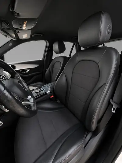 Mercedes-Benz GLC 250 AMG Line — SUV premium 4x4, 115'000 km, sans sinistre — interni