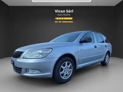 Skoda Octavia Combi 1.2 TSI — Monospace familial économique, sans accident — côté