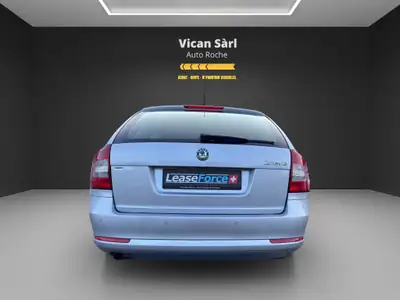 Skoda Octavia Combi 1.2 TSI — Monospace familial économique, sans accident — Miniatura 8