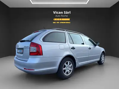 Skoda Octavia Combi 1.2 TSI — Monospace familial économique, sans accident — Miniature 7