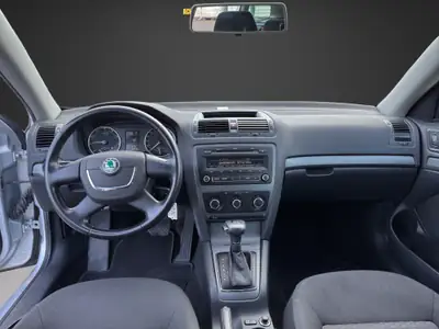 Skoda Octavia Combi 1.2 TSI — Monospace familial économique, sans accident — Miniature 14