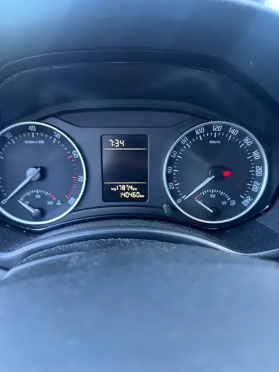 Skoda Octavia Combi 1.2 TSI — Monospace familial économique, sans accident — Miniatura 15
