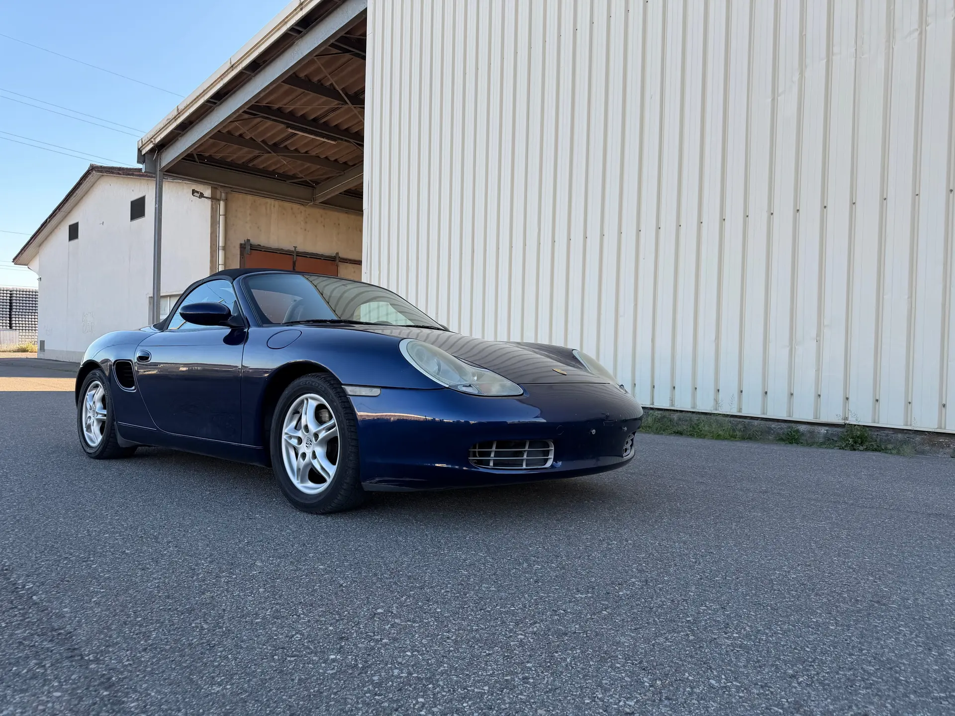 Porsche 718 Boxster 2.5 — Roadster sportif authentique, 220 ch et boîte manuelle — Außenansicht