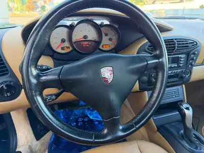 Porsche 718 Boxster 2.5 — Roadster sportif authentique, 220 ch et boîte manuelle — Armaturenbrett