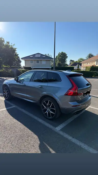 Volvo XC60 2.0 T8 TE Polestar eAWD — SUV hybride rechargeable haute performance — Seitenansicht
