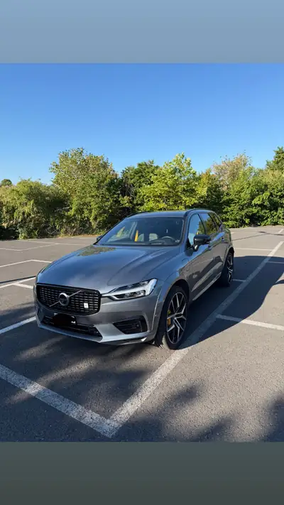Volvo XC60 2.0 T8 TE Polestar eAWD — SUV hybride rechargeable haute performance — Außenansicht