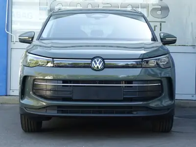VW Tiguan 1.5 TSI evo2 mHEV R-Line — SUV hybride léger, 10 km seulement — Heckansicht