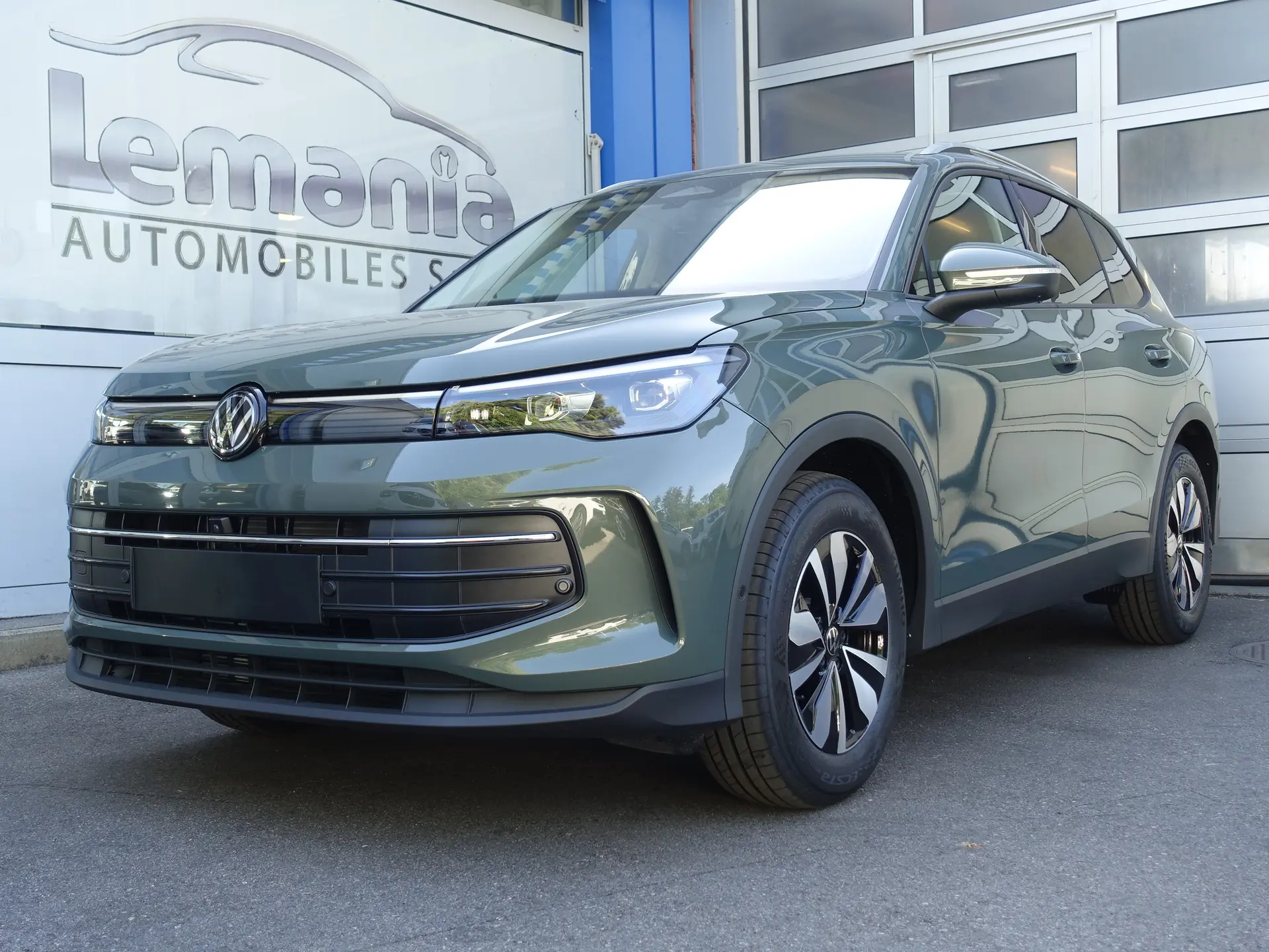 VW Tiguan 1.5 TSI evo2 mHEV R-Line — SUV hybride léger, 10 km seulement — Außenansicht