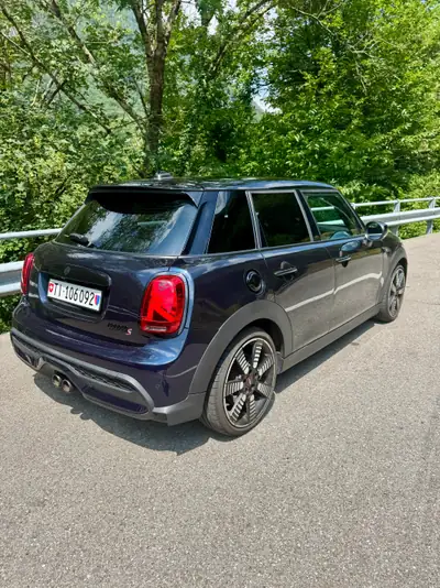 MINI Cooper S 2.0i — Sportive compacte, 97 000 km, équipée de jantes 18" — Seitenansicht