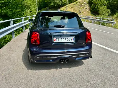 MINI Cooper S 2.0i — Sportive compacte, 97 000 km, équipée de jantes 18" — Heckansicht