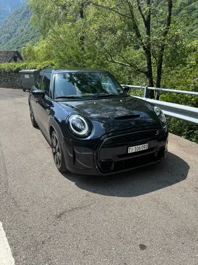 MINI Cooper S 2.0i — Sportive compacte, 97 000 km, équipée de jantes 18" — Außenansicht