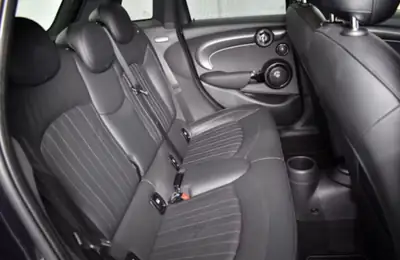 MINI Cooper S 2.0i — Sportive compacte, 97 000 km, équipée de jantes 18" — Armaturenbrett