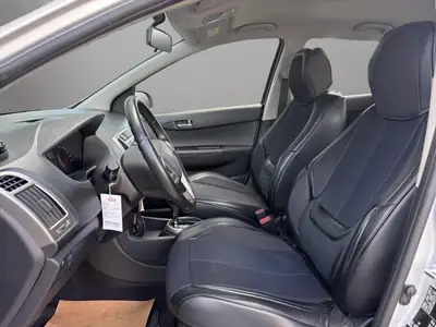 Hyundai i20 1.4 Premium Automatic — Citadine fiable, boîte auto, sans accident — Miniature 9