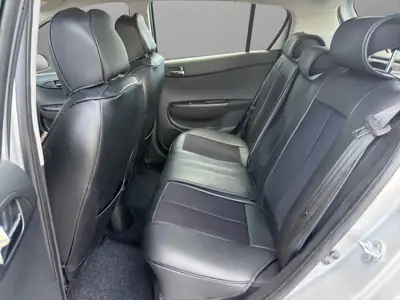 Hyundai i20 1.4 Premium Automatic — Citadine fiable, boîte auto, sans accident — Miniature 13