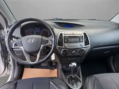 Hyundai i20 1.4 Premium Automatic — Citadine fiable, boîte auto, sans accident — Miniature 14