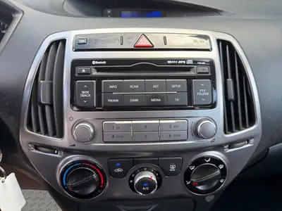 Hyundai i20 1.4 Premium Automatic — Citadine fiable, boîte auto, sans accident — Miniature 15