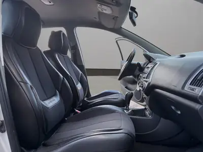 Hyundai i20 1.4 Premium Automatic — Citadine fiable, boîte auto, sans accident — Miniature 17