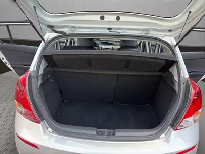 Hyundai i20 1.4 Premium Automatic — Citadine fiable, boîte auto, sans accident — Miniature 19