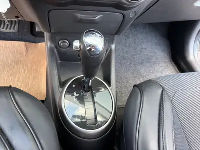Hyundai i20 1.4 Premium Automatic — Citadine fiable, boîte auto, sans accident — Miniature 23