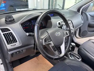 Hyundai i20 1.4 Premium Automatic — Citadine fiable, boîte auto, sans accident — Miniature 22