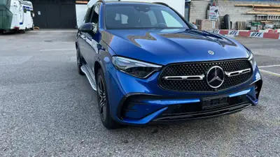 Mercedes-Benz GLC 300 e AMG Line 4matic — Hybride rechargeable, 20 800 km, performances de sportive — cruscotto