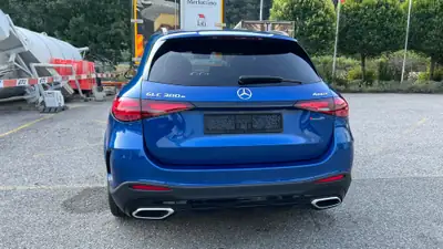 Mercedes-Benz GLC 300 e AMG Line 4matic — Hybride rechargeable, 20 800 km, performances de sportive — Miniatura 8