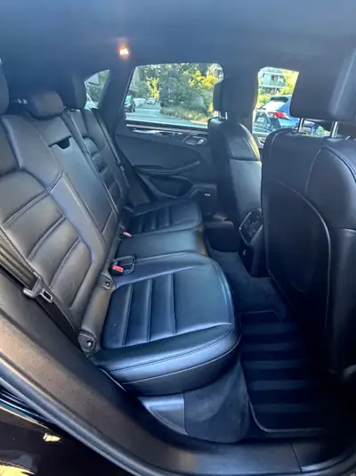 Porsche Macan Turbo 2021 — SUV sportif 440 ch, freins céramiques et PASM — Miniatur 7