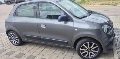 Renault Twingo Design Edition — Citadine ludique et équipée, 99 800 km — fianco