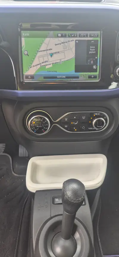 Renault Twingo Design Edition — Citadine ludique et équipée, 99 800 km — Miniatura 12