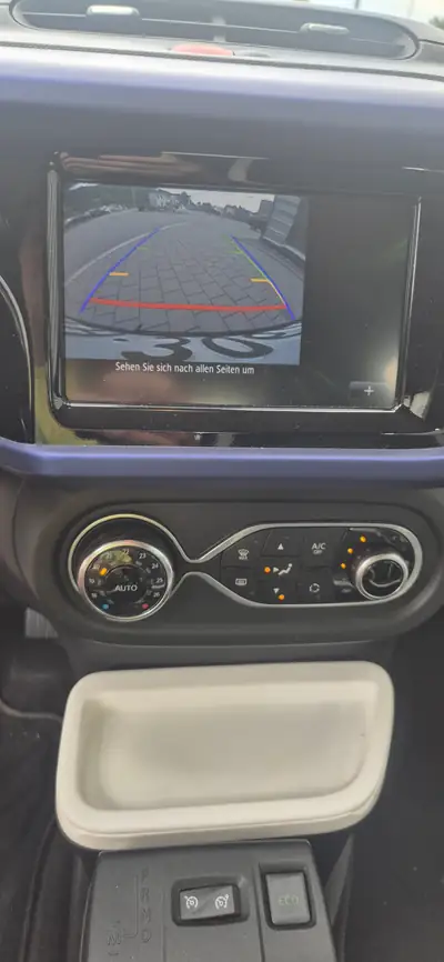 Renault Twingo Design Edition — Citadine ludique et équipée, 99 800 km — Miniatura 11