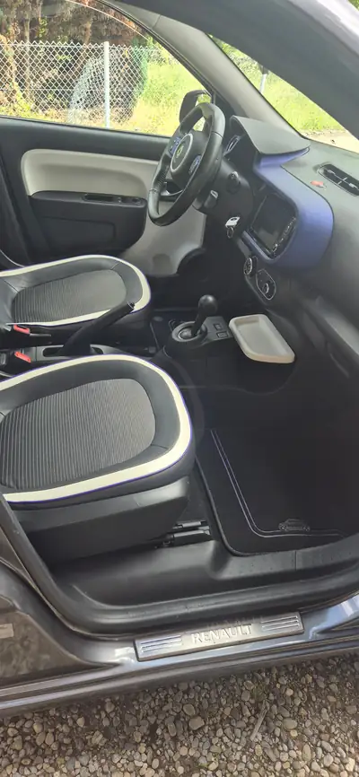 Renault Twingo Design Edition — Citadine ludique et équipée, 99 800 km — Miniatura 15