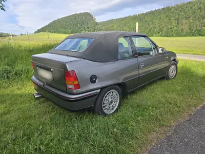 Opel Kadett Cabriolet 1988 — Classique décapotable, moteur 2.0L 116 ch — Innenraum