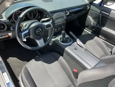 Mazda MX-5 2.0 Exclusive — Cabriolet sportif légendaire, entretien impeccable — Miniatur 9