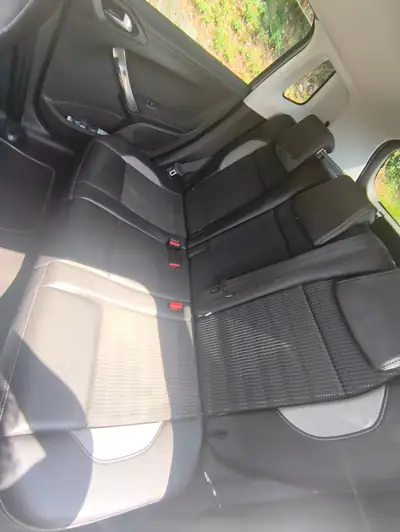 Peugeot 2008 1.6 VTi Allure — SUV urbain fiable, 168 000 km, sans sinistre — dashboard