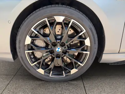 BMW M135 xDrive 2024 — Berline sportive 300 ch, peu kilométrée avec garantie BMW 10 ans — Miniatur 9
