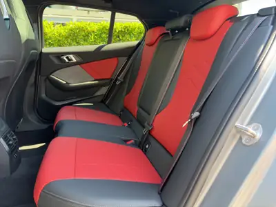 BMW M135 xDrive 2024 — Berline sportive 300 ch, peu kilométrée avec garantie BMW 10 ans — Miniatur 19