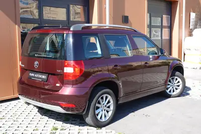 Skoda Yeti 1.2 TSI — Le SUV familial tchèque fiable et polyvalent — Miniatur 7