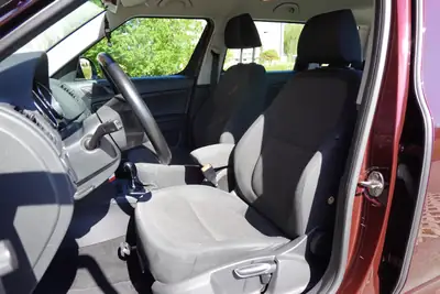 Skoda Yeti 1.2 TSI — Le SUV familial tchèque fiable et polyvalent — Miniatur 18