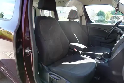 Skoda Yeti 1.2 TSI — Le SUV familial tchèque fiable et polyvalent — Miniatur 19