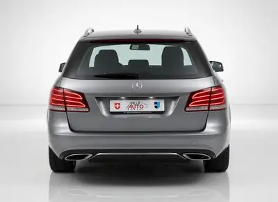 Mercedes-Benz E 250 BlueTEC Avantgarde — Break diesel 4Matic, kilométrage maîtrisé — intérieur