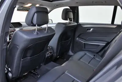 Mercedes-Benz E 250 BlueTEC Avantgarde — Break diesel 4Matic, kilométrage maîtrisé — Miniature 10