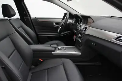 Mercedes-Benz E 250 BlueTEC Avantgarde — Break diesel 4Matic, kilométrage maîtrisé — Miniature 14