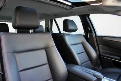 Mercedes-Benz E 250 BlueTEC Avantgarde — Break diesel 4Matic, kilométrage maîtrisé — Miniature 15