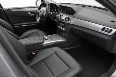 Mercedes-Benz E 250 BlueTEC Avantgarde — Break diesel 4Matic, kilométrage maîtrisé — Miniature 13